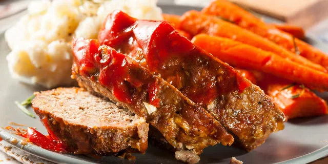 Как заменить панировочные сухари на крекеры Ritz для более вкусного мясного рулета