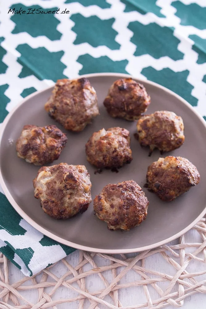 Мини-фрикадельки из аэрогриля: быстро и вкусно