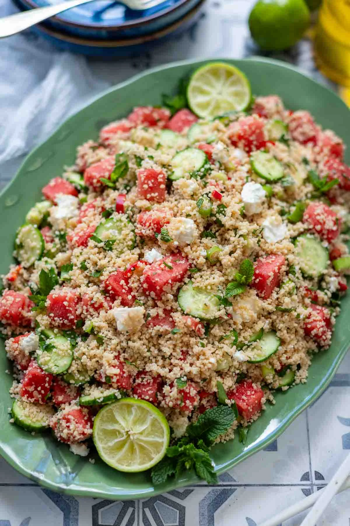 Летний салат с кускусом и арбузом
